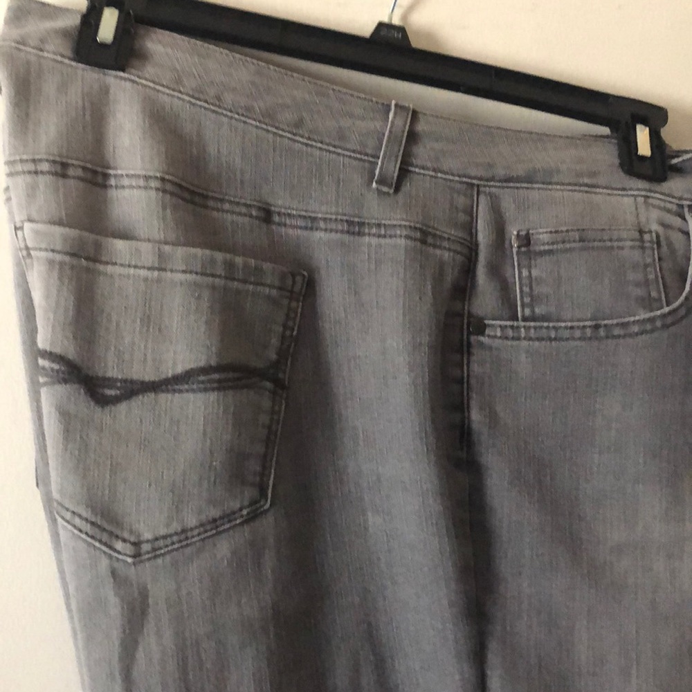 Jeans - Picture 2 of 4